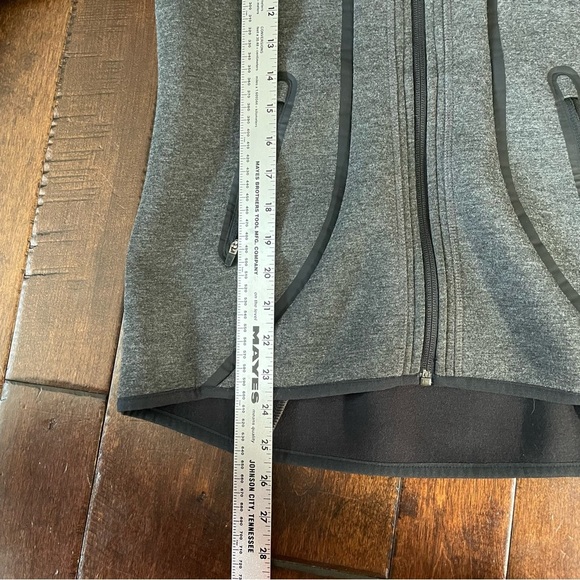 Athleta Fuse Jacket Gray Full Zip Activewear Running Hooded Coat Sz S - Picture 5 of 14